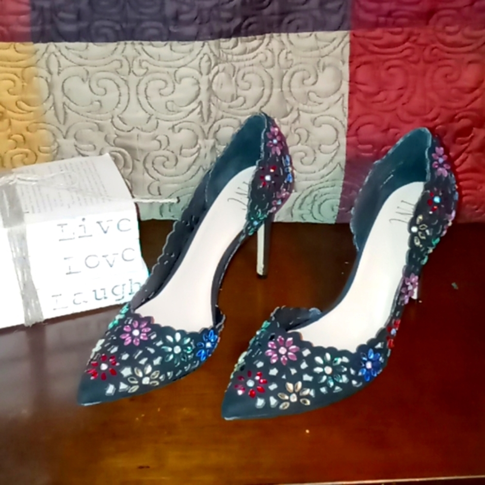 Black heels w/ color dazzled size 8